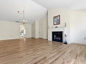 25 Essex Green Ln C, Peabody MA 01960