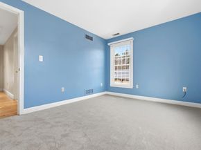 25 Essex Green Ln C, Peabody MA 01960