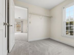 25 Essex Green Ln C, Peabody MA 01960