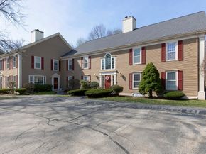 25 Essex Green Ln C, Peabody MA 01960