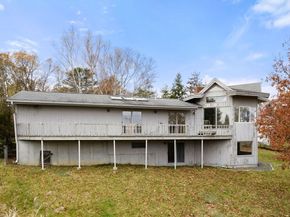 31 Overlook Dr, Southborough MA 01772