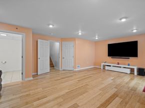 237 South St 6, Shrewsbury MA 01545