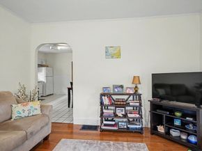 188 Waverley St 1, Belmont MA 02478