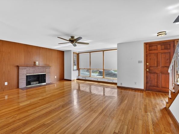 6 Desmond Dr, Nahant MA 01908