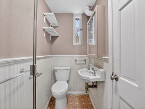 6 Desmond Dr, Nahant MA 01908