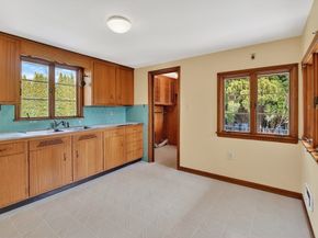 6 Desmond Dr, Nahant MA 01908
