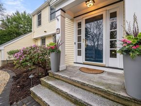 11 Sterling Rd, Wellesley MA 02482