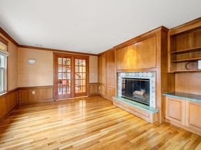 11 Sterling Rd, Wellesley MA 02482