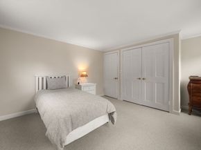 11 Sterling Rd, Wellesley MA 02482