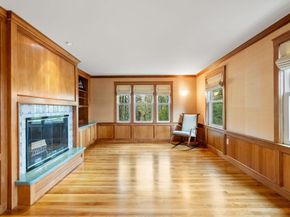 11 Sterling Rd, Wellesley MA 02482
