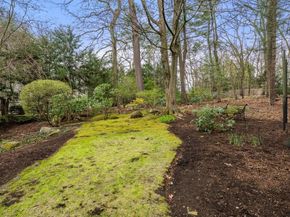 11 Sterling Rd, Wellesley MA 02482