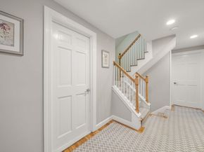 11 Sterling Rd, Wellesley MA 02482