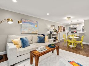 11 Oak St 16, Wellesley MA 02482