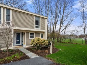 11 Oak St 16, Wellesley MA 02482