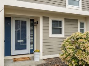 11 Oak St 16, Wellesley MA 02482