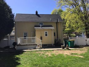 17 Grove St, Woburn MA 01801