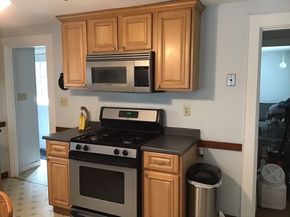 17 Grove St, Woburn MA 01801