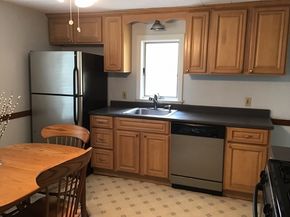 17 Grove St, Woburn MA 01801