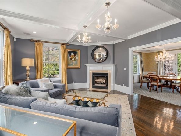 22 Plymouth Road, Wellesley MA 02481