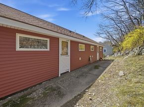 35 Mountain St 35, Woburn MA 01801