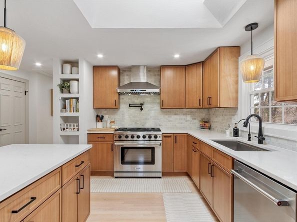 25 Porter Road, Chelmsford MA 01824