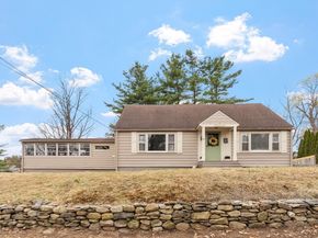21 Beal St, Lunenburg MA 01462