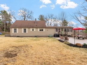 21 Beal St, Lunenburg MA 01462