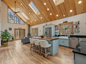 26 Pearl Rd, Ashburnham MA 01430