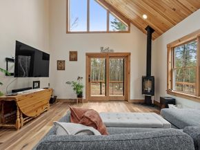 26 Pearl Rd, Ashburnham MA 01430