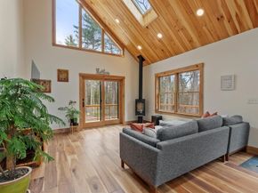 26 Pearl Rd, Ashburnham MA 01430