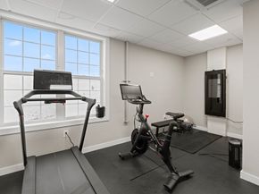 10-16 Everett 204, Boston MA 02128