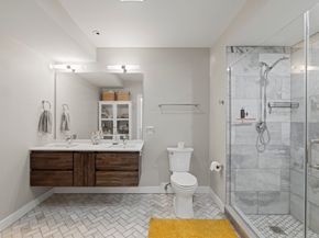 10-16 Everett 204, Boston MA 02128