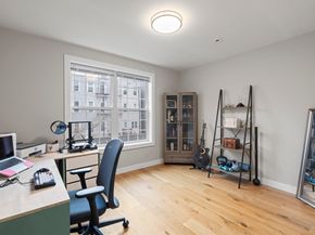 10-16 Everett 204, Boston MA 02128