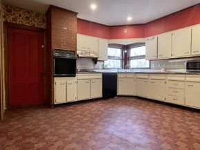 16 Barnard Rd, Worcester MA 01605