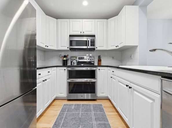 65 Chelsea St 404, Boston MA 02129