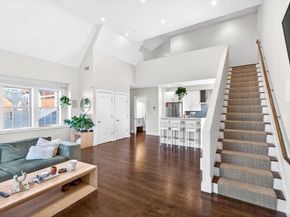 225 Dorchester St 15, Boston MA 02127