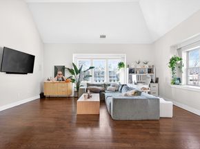 225 Dorchester St 15, Boston MA 02127