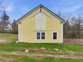 16 Main St, Brookfield MA 01506