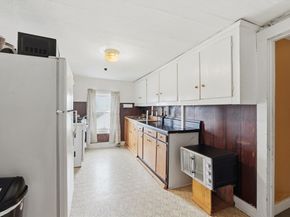 16 Main St, Brookfield MA 01506