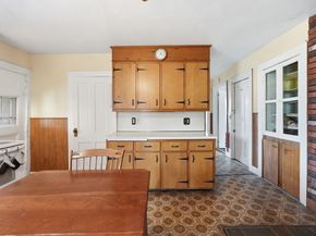 16 Main St, Brookfield MA 01506