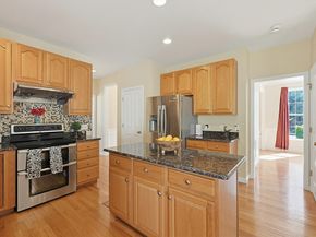 73 Independence Ln, Ashland MA 01721