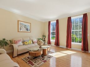 73 Independence Ln, Ashland MA 01721