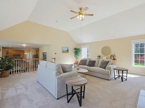 73 Independence Ln, Ashland MA 01721