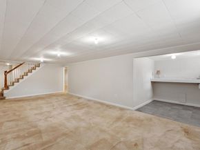 1 Hawthorne Circle, Andover MA 01810