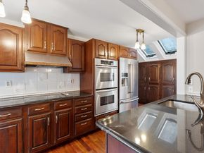 1 Hawthorne Circle, Andover MA 01810