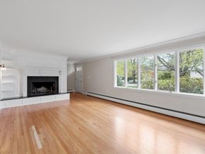 1 Hawthorne Circle, Andover MA 01810