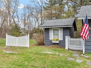 1 Hawthorne Circle, Andover MA 01810