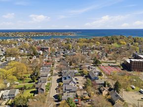 28 Village Street 2, Marblehead MA 01945