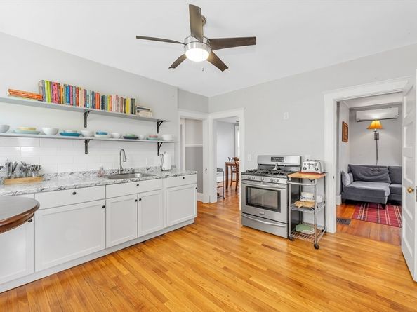 122 Aldrich St, Boston MA 02131
