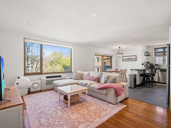 216 St Paul 502, Brookline MA 02446